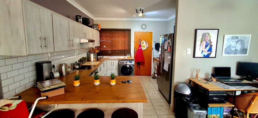 2 Bedroom Property for Sale in Langenhovenpark Free State